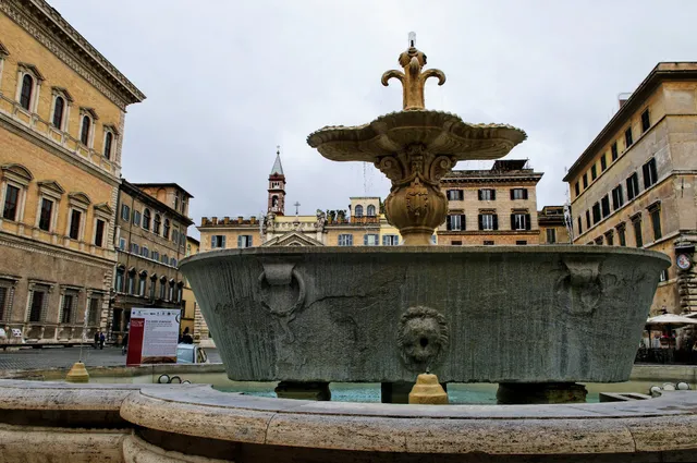 Fontana di Piazza Farnese