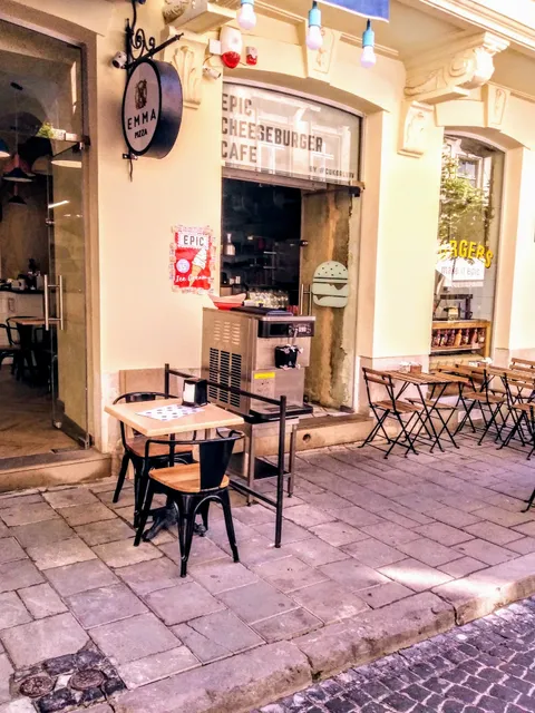 Епік чізбургер кафе/Epic Cheeseburger Cafe