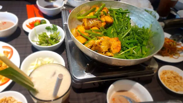 Chả Cá Hàng Sơn - 77 Hào Nam