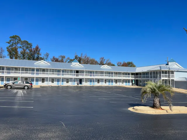 Key West Inn - Millbrook