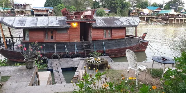 Ayothaya Riverside House