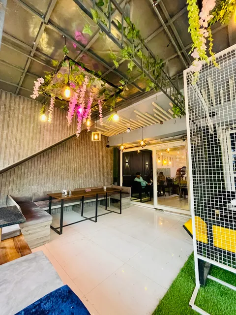 Cloud 9 Cafe & Restaurant