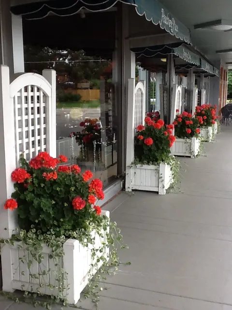 Peachtree Place and Little Peach