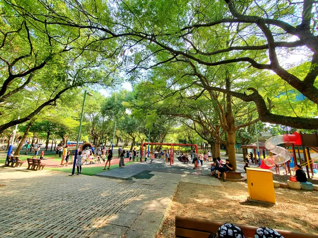 Xinzhuangbangqiuzhutigongrongshi Park