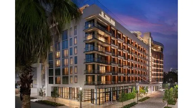 The Ben, Autograph Collection