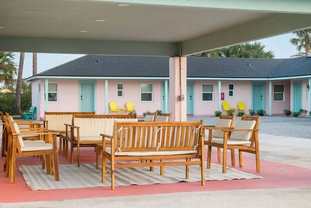 Haley's Court - Boutique Motel