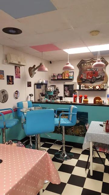 Monroe's '50s diner, cafe