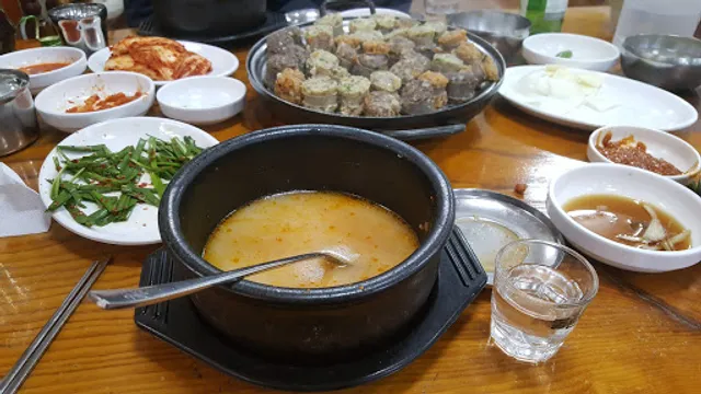 소문난밀양돼지국밥 본점