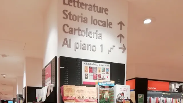laFeltrinelli Books and Music