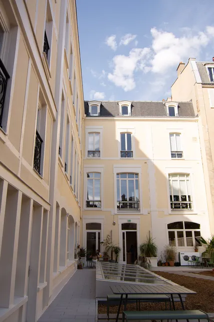 Headquarters Izipizi