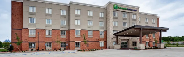 Holiday Inn Express & Suites Great Bend by IHG
