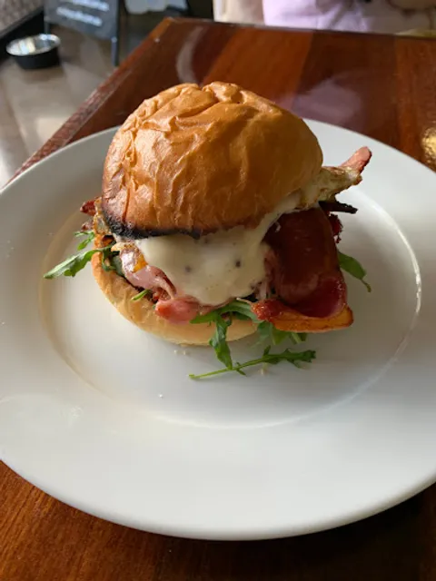 Shirley's Cafe & Bar