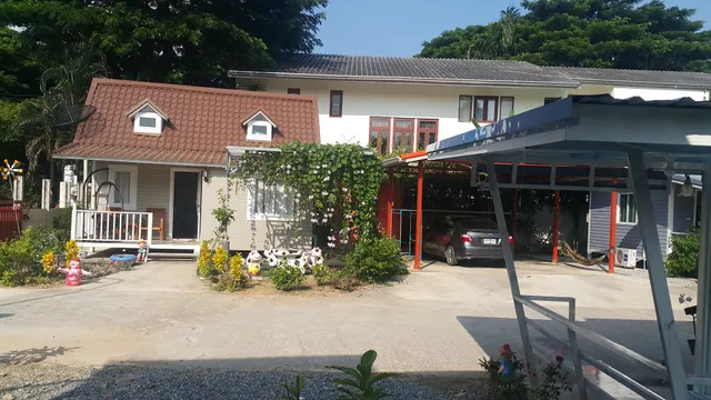 Baan Cha-lier Sook Bangsaray