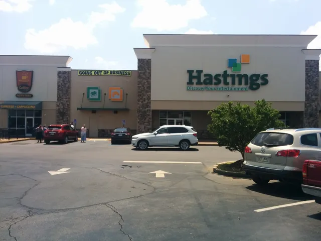 MacArthur Village Shopping Center