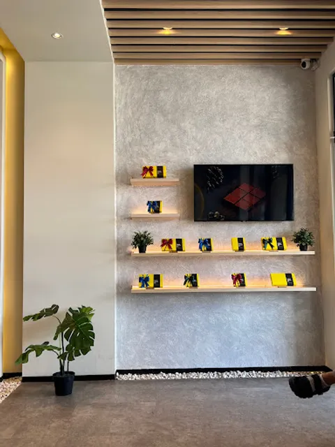 WARUNG BABI GULING & NASI CAMPUR YUNIK