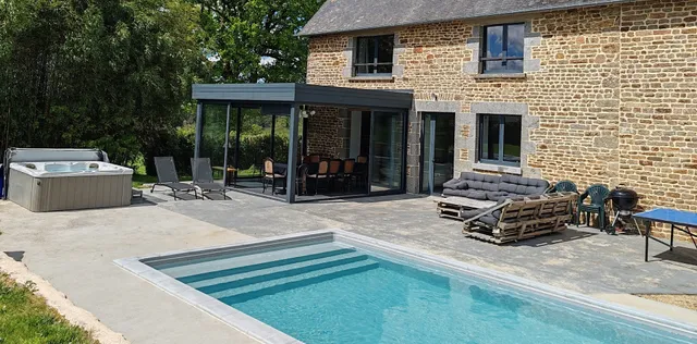 Gîtes Pierre et Nature, piscine, spa, sauna