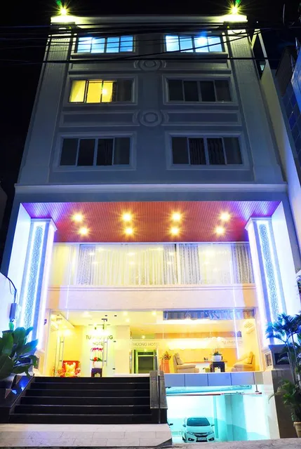 Khách sạn Tú Phương