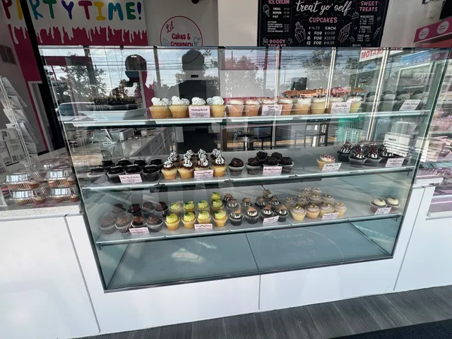 Lil’ Cakes & Creamery