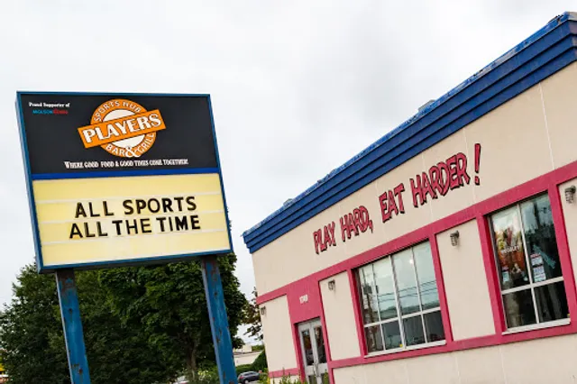 Player's Sports Hub, Bar and Grill