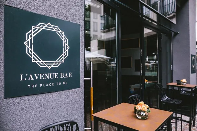 L’Avenue Bar