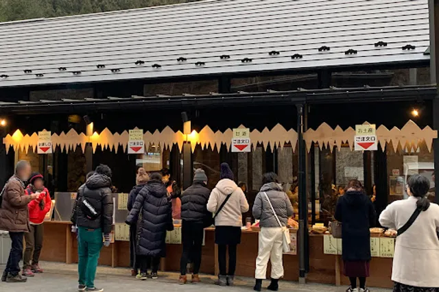 カフェ・ウッドルーフ