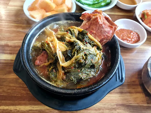 맛뜸최가뼈다귀해장국 논현1호점