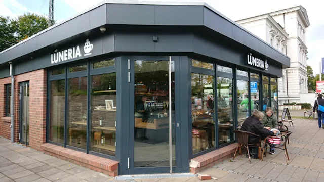 Lüneria Café & Bistro