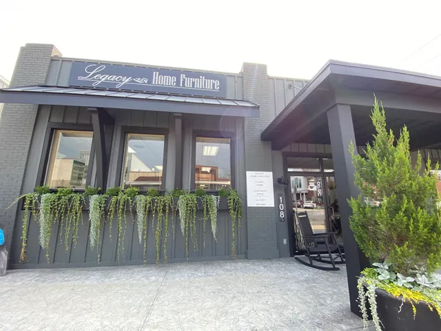 Legacy Home Furniture-Middlebury