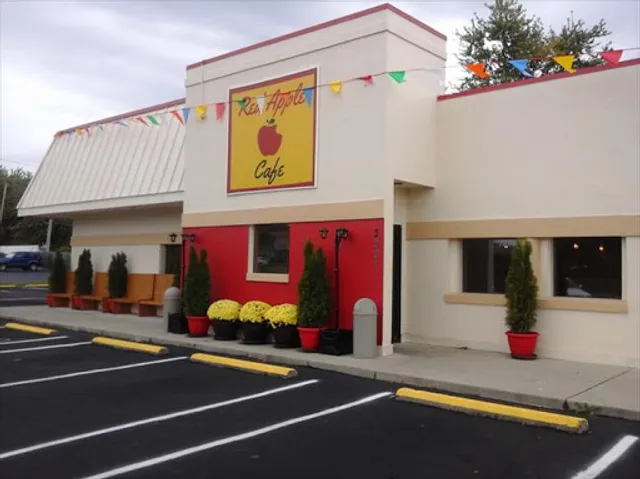 Red Apple Cafe