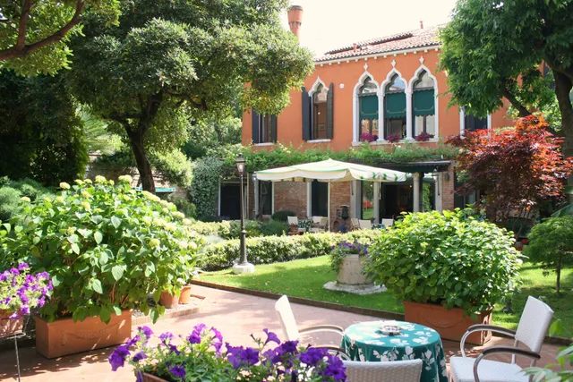 Pensione Accademia - Villa Maravege