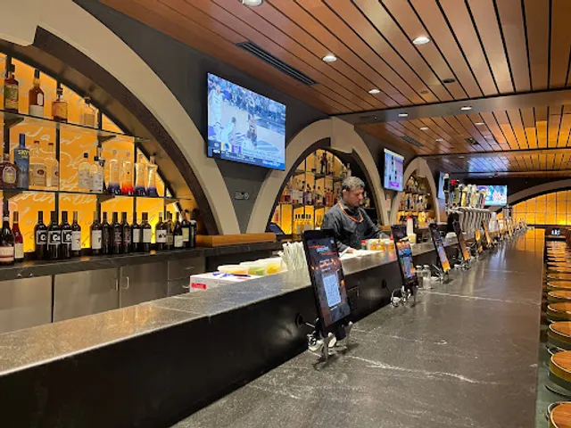 Local Tavern (Terminal F Hub)