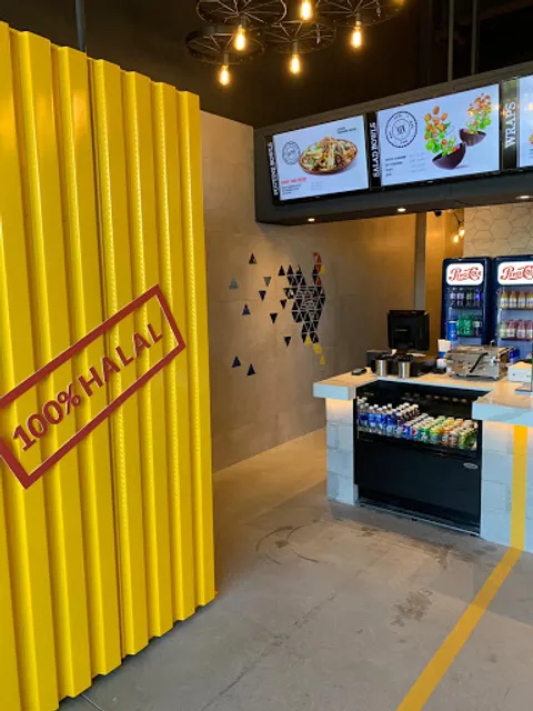 Pita Land Shawarma - World Drive