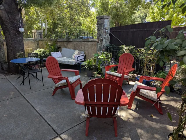 Creekside Cafe and Mercantile