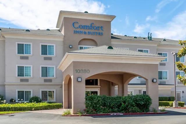 Comfort Inn & Suites Galt - Lodi North