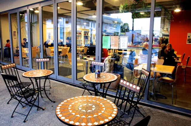 Comida Cafe and Restaurant