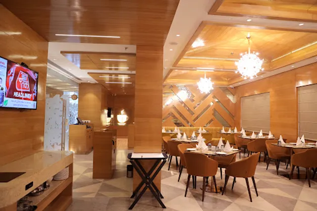 Cafe western - multi cuisine restaurant (Best western Vrindavan)