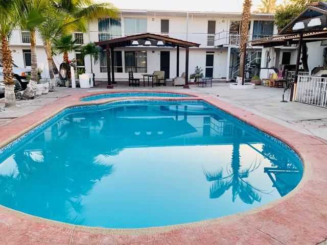 Hotel y Suites Posadas Mora