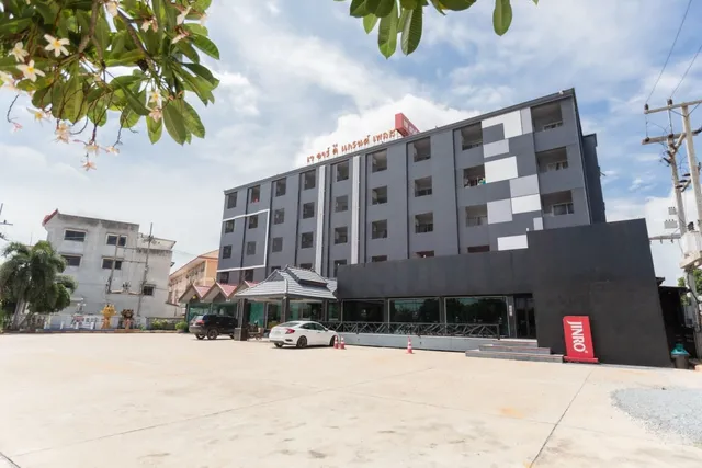 โรงแรม เจอาร์ดี แกรนด์ เพลส ลพบุรี