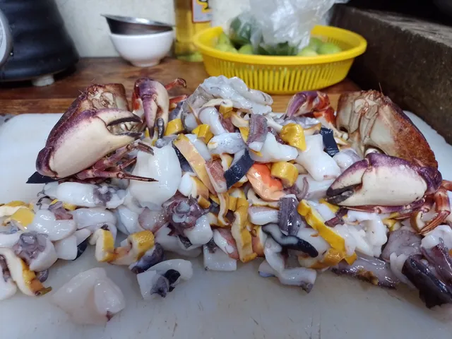 Cevichería-Chifa EL HUARIQUE