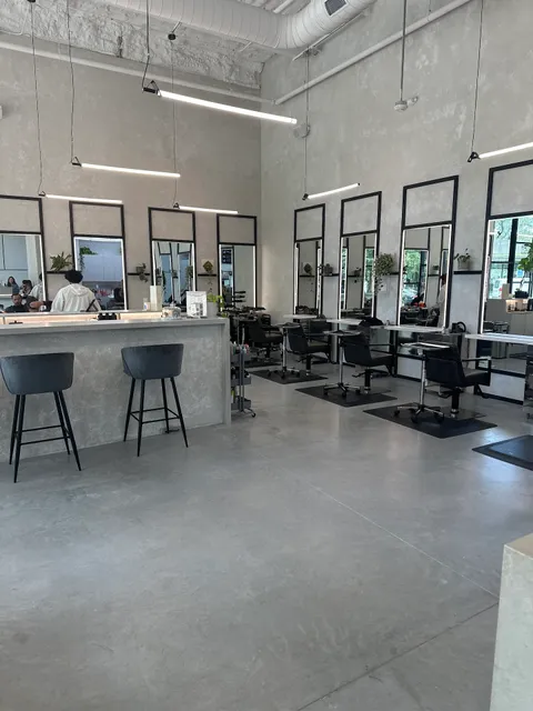 Coma Salon