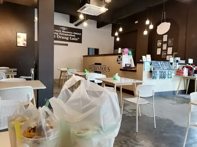 TREMENDOUS CAFE MIRI