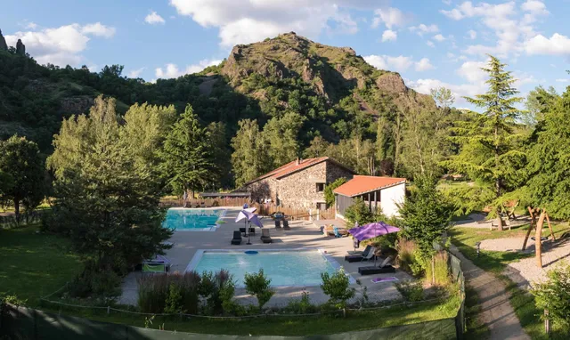 CosyCamp - Tree House