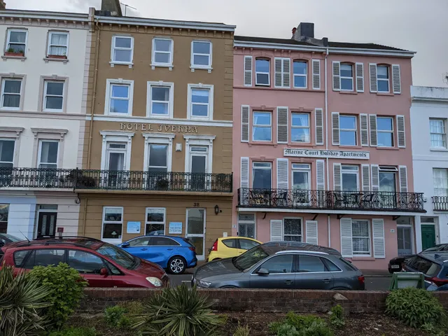 Marine Court Holiday Apartments