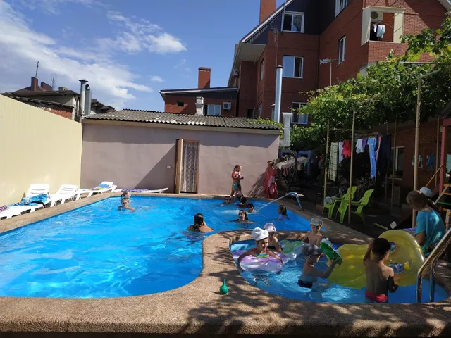 Gostevoy Dom "Erika" S Basseynom