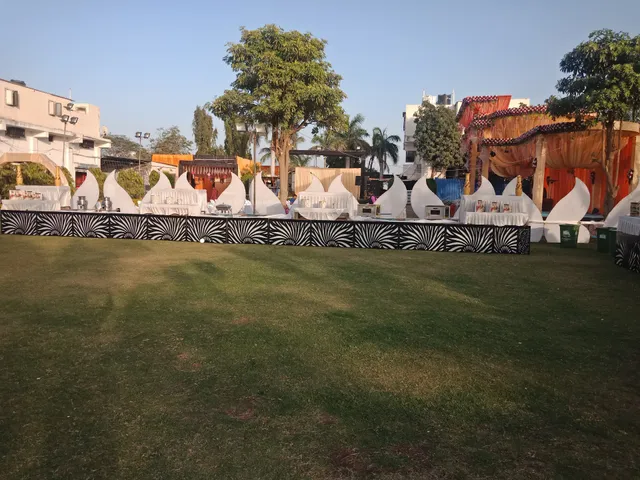 The Grand Surya - Surya Garden Restaurant