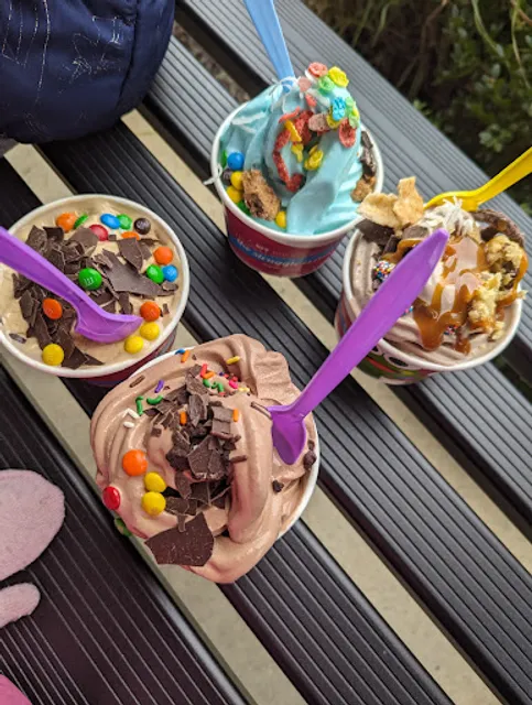 sweetFrog Premium Frozen Yogurt