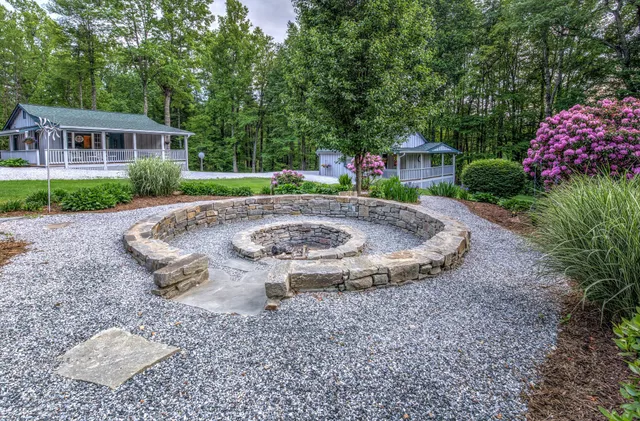 Linville Falls Lodge & Cottages