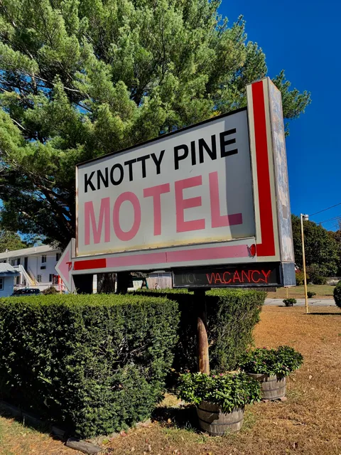 Knotty Pine Motel