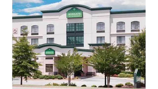 Wingate by Wyndham LaGrange