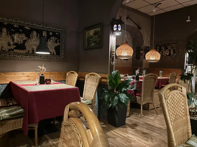 Thanaphon Thai Restaurant